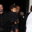 Kanye et North West arrivent à l'aéroport LAX à Los Angeles, à l'issue des Grammy Awards. Le 8 février 2015.