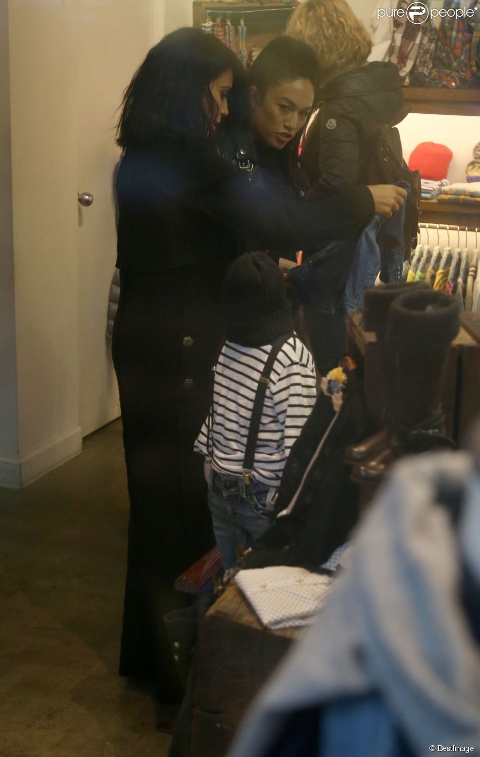 Kim Kardashian fait du shopping dans un magasin Trico Field à SoHo. New York, le 9 février 2015.