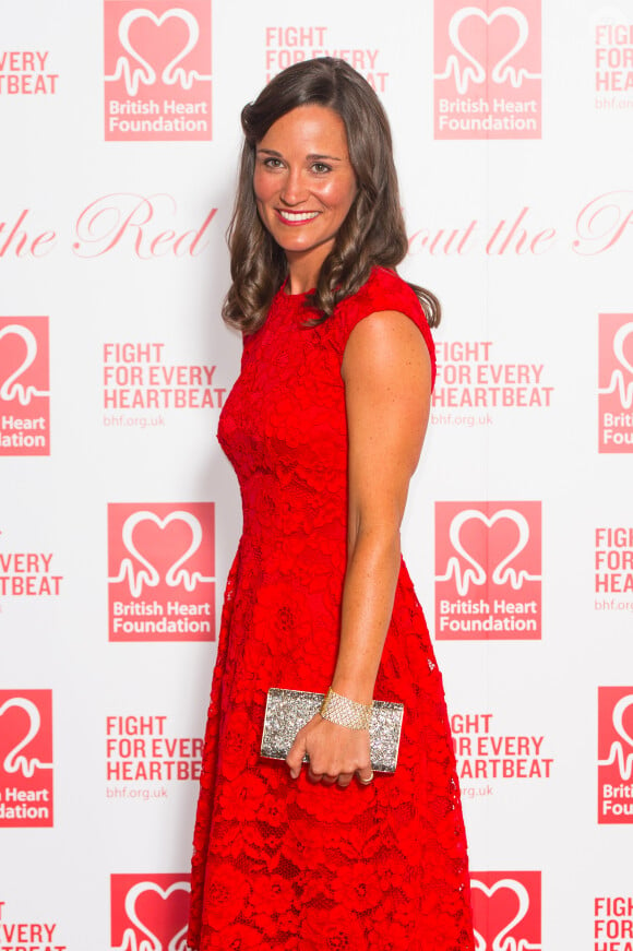 Pippa Middleton sur le tapis rouge de la soirée de la British Heart Foundation, le Roll Out The Red Ball au Park Lane Hotel de Piccadilly à Londres, le 10 février 2015