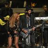 Beyoncé et Gary Clark Jr. se produisent au Nokia Theatre L.A. Live lors du concert "Stevie Wonder: Songs In The Key Of Life - An All-Star Grammy Salute" en hommage à Stevie Wonder. Los Angeles, le 10 février 2015.