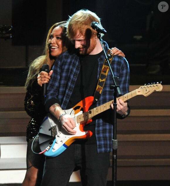 Ed Sheeran et Beyoncé lors du concert "Stevie Wonder: Songs In The Key Of Life - An All-Star Grammy Salute" en hommage à Stevie Wonder au Nokia Theatre. Los Angeles, le 10 février 2015.