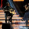 Kenny 'Babyface' Edmonds et Ariana Grande se produisent au Nokia Theatre L.A. Live lors du concert "Stevie Wonder: Songs In The Key Of Life - An All-Star Grammy Salute" en hommage à Stevie Wonder. Los Angeles, le 10 février 2015.