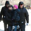 La chanteuse Pink, son mari Carey Hart et leur fille Willow se promenent a New York, le 12 decembre 2013.