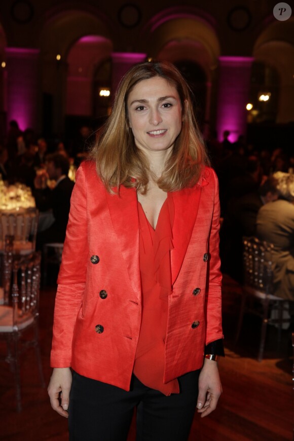 Julie Gayet pendant la soirée des Trophées du Film Francais au Palais Brongniart, Paris, le 12 février 2015.