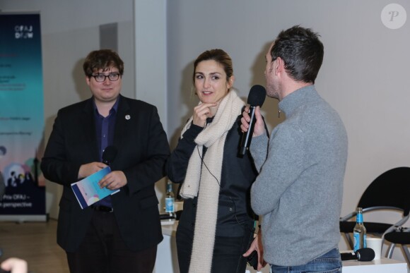 Julie Gayet lors de la conférence "Douée mais sans travail" lors du 65e Festival international du film de Berlin, le 12 février 2015. Cette conférence avait pour thème la place du travail des femmes dans le milieu du cinéma.