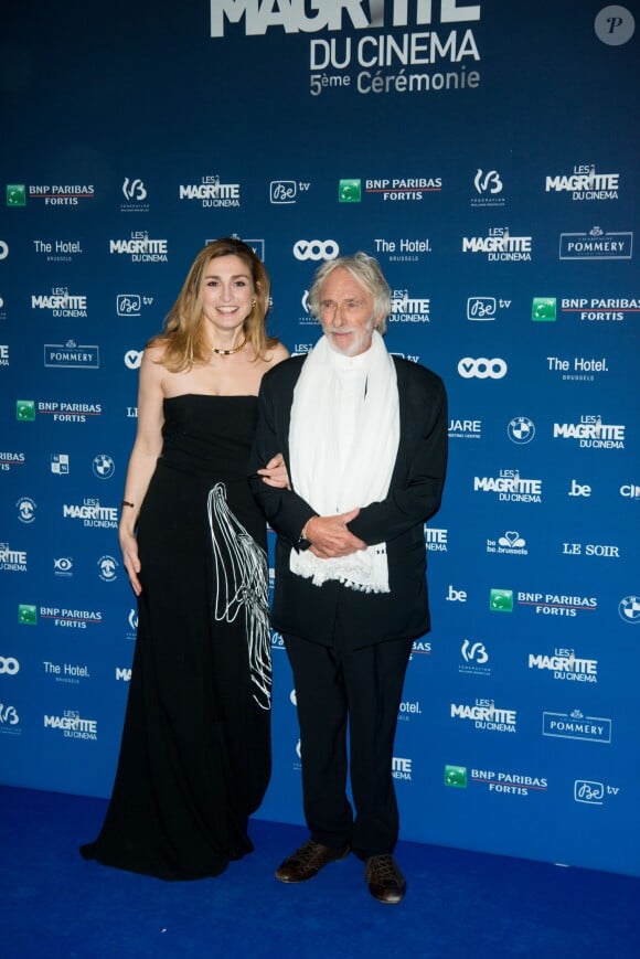 Julie Gayet et Pierre Richard (Magritte d'Honneur) - Cérémonie des Magritte du cinéma belge à Bruxelles le 7 février 2015.