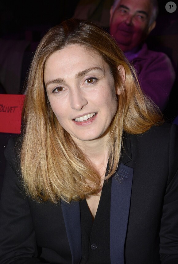 Julie Gayet - Concert "Tous En Coeur Pour Charlie" à la maison de la radio à Paris le 11 janvier 2014.