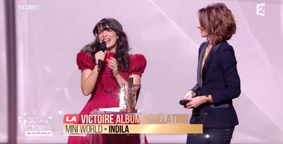 Indila aux 30e Victoires de la musique, au Zénith de Paris, le 13 février 2015.