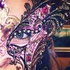 Marine Lorphelin (Miss France 2013) et son chéri Zack Dugong profitent de quelques jours en amoureux à Venise où se déroule actuellement le célèbre carnaval. La jeune femme pose avec un sublime masque. Février 2015.