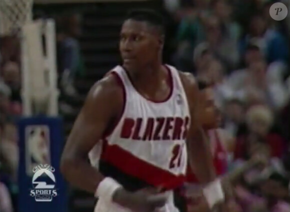 L'ex-joueur NBA Jerome Kersey sous le maillot des Trail Blazers de Portland. Il est mort à 52 ans en février 2015.