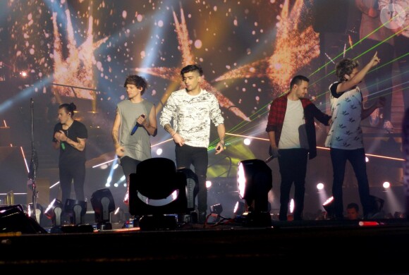 Harry Styles, Louis Tomlinson, Niall Horan, Liam Payne, Zayn Malik - Le groupe One Direction en concert à Adelaïde en Australie dans le cadre de leur tournée "On The Road Again", le 17 février 2015.