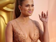 Jennifer Lopez aux Oscars : Décolleté plongeant, engagement et selfies !