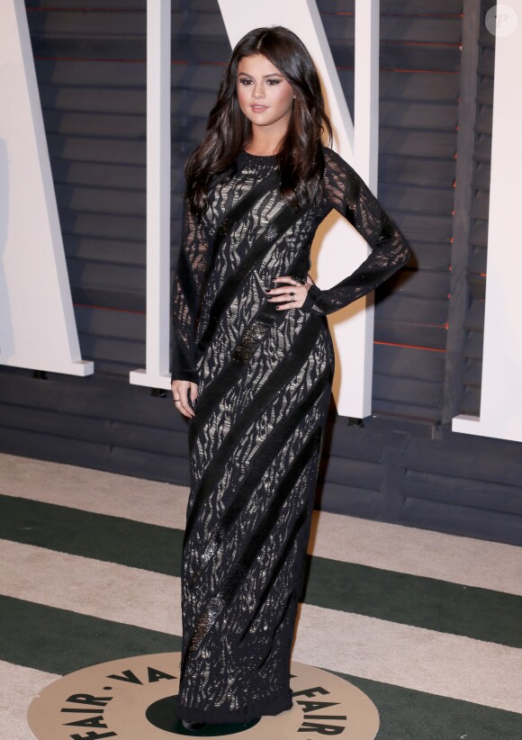 Selena Gomez assiste à la soirée post-Oscars organisée par le magazine Vanity Fair au Wallis Annenberg Center. Beverly Hills, Los Angeles, le 22 février 2015.