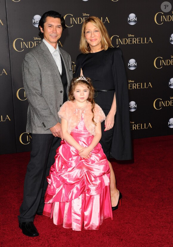 Lou Diamond Phillips et sa fille Indigo lors de l'avant-première du film Cendrillon à Los Angeles le 1er mars 2015
