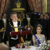 Le roi Felipe VI et la reine Letizia d'Espagne présidaient le 2 mars 2015 au palais du Pardo (Madrid) un dîner officiel en l'honneur du président de la Colombie Juan Manuel Santos et son épouse Clemencia, à l'occasion de leur visite d'Etat du 1er au 3mars 2015
