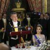 Le roi Felipe VI et la reine Letizia d'Espagne présidaient au palais du Pardo (Madrid) le 2 mars 2015 un dîner officiel en l'honneur du président de la Colombie Juan Manuel Santos et son épouse Clemencia, à l'occasion de leur visite d'Etat du 1er au 3mars 2015