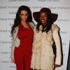 Ludivine Sagna (femme du footballeur Bacary Sagna) et Hapsatou Sy à la soirée Clélia Tavernier au Showroom Aloha à Paris, le 3 mars 2015.