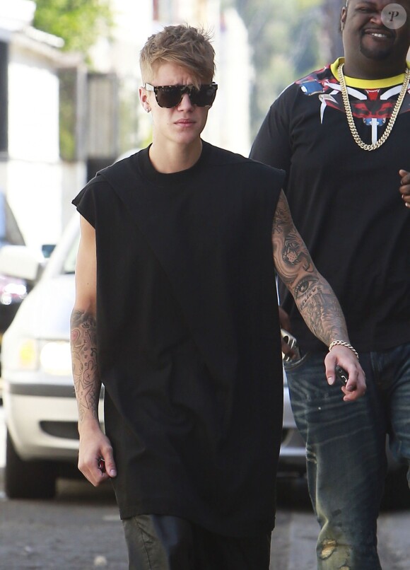 Justin Bieber est allé déjeuner avec un ami à Los Angeles, le 22 août 2014.