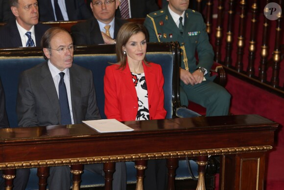 La reine Letizia d'Espagne assiste à une cérémonie au sénat pour la journée des maladies orphelines à Madrid. Le 5 mars 2015  Queen Letizia attends a ceremony the day of rare diseases in the Senate, in Madrid, on Thursday March 5, 201505/03/2015 - Madrid