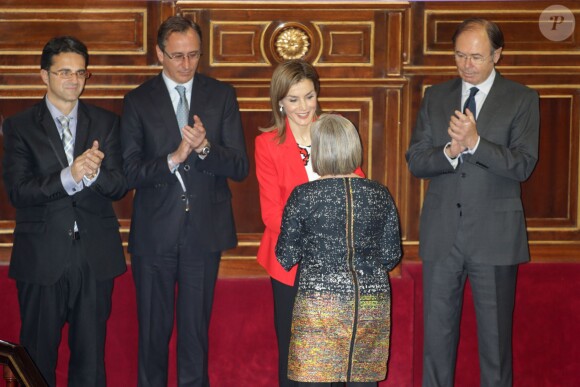 La reine Letizia d'Espagne assiste à une cérémonie au sénat pour la journée des maladies orphelines à Madrid. Le 5 mars 2015  Queen Letizia attends a ceremony the day of rare diseases in the Senate, in Madrid, on Thursday March 5, 201505/03/2015 - Madrid