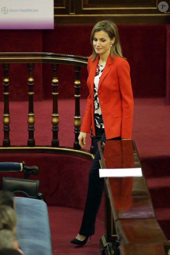 La reine Letizia d'Espagne assiste à une cérémonie au sénat pour la journée des maladies orphelines à Madrid. Le 5 mars 2015  Queen Letizia attends a ceremony the day of rare diseases in the Senate, in Madrid, on Thursday March 5, 201505/03/2015 - Madrid
