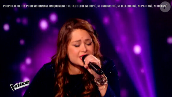 Andrew s'oppose à Sharon Laloum dans The Voice 5, le 7 mars 2015 sur TF1.