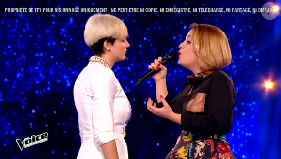 Elvia face à Giuliana Danzé dans The Voice 4, le 7 mars 2015 sur TF1.