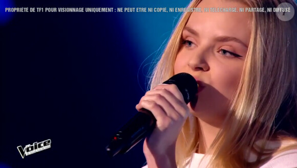Johanna Serrano et Théo, dans The Voice 4, le 7 mars 2015 sur TF1.
