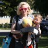 La chanteuse Gwen Stefani emmène ses fils Kingston, Zuma et Apollo à un match de football à Studio City le 7 mars 2015.
