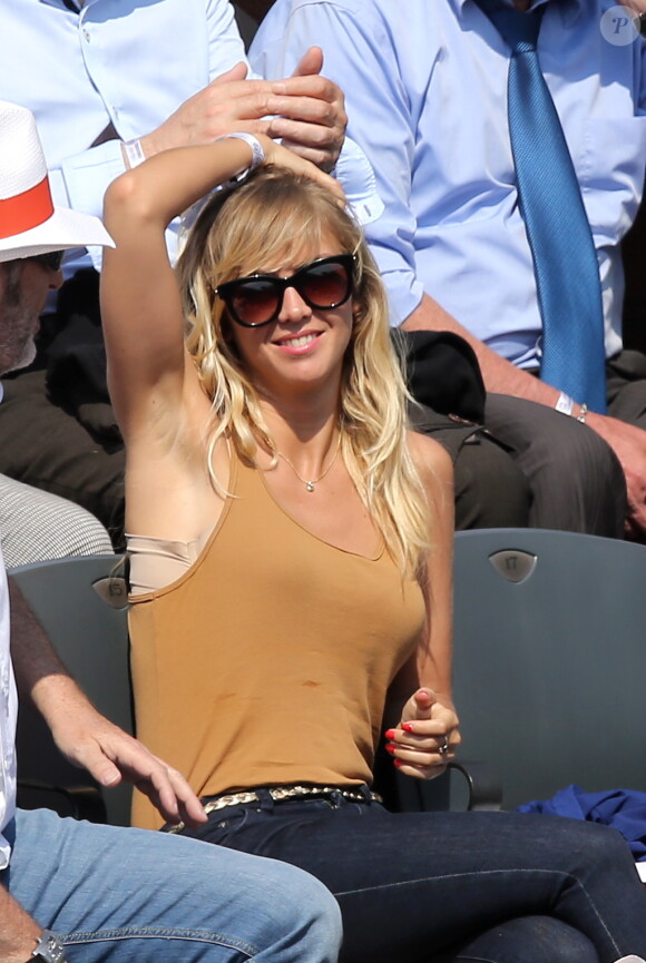 Enora Malagré assiste aux Internationaux de France de tennis de Roland Garros à Paris, le 31 mai 2014.