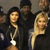 Kylie Jenner et la chanteuse Pia Mia dans les coulisses du Forum à Inglewood, lors du concert de la tournée "Between the Sheets" avec Chris Brown et Trey Songz. Inglewood, Los Angeles, le 8 mars 2015.