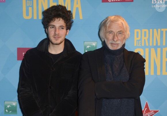 Vincent Lacoste et Pierre Richard lors du lancement du 16e Printemps du Cinéma au studio Harcourt à Paris, le 10 mars 2015.