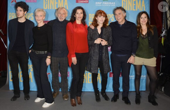 Vincent Lacoste, Tonie Marshall, Pierre Richard, Aure Atika, Lolita Chammah, Richard Berry et Camille Chamoux lors du lancement du 16e Printemps du Cinéma au studio Harcourt à Paris, le 10 mars 2015.
