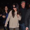 Selena Gomez à son arrivée à l'aéroport Roissy CDG le 10 mars 2015 