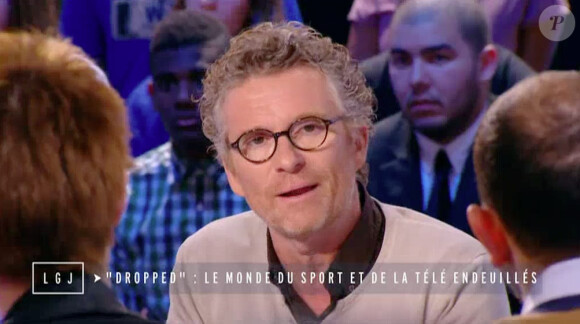 Denis Brogniart sur le plateau du Grand journal de Canal+, le 10 mars 2015. Il évoque la disparition des membres de l'équipe de production d'ALP - il les connaissait presque tous - lors de la collision entre deux hélicoptères survenue dans la nuit du 9 au 10 mars en Argentine lors du tournage de Dropped (TF1). Florence Arthaud (57 ans), la nageuse Camille Muffat (25 ans), le boxeur Alexis Vastine (28 ans), mais aussi de Laurent Sbasnik, Lucie Mei-Dalby, Volodia Guinard, Brice Guilbert et Edouard Gilles, membres des équipes d'Adventure Line Productions (qui fournit également les émissions Koh-Lanta et Fort Boyard), et de Juan Carlos Eduardo et Roberto Carlos Abate, les deux pilotes argentins qui se trouvaient aux commandes des appareils, sont décédés.