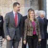 Le roi Felipe VI et la reine Letizia d'Espagne en visite à Saragosse le 10 mars 2015, notamment pour l'inauguration de deux expositions, l'une mettant à l'honneur Goya, l'autre consacrée à Ferdinand II d'Aragon.