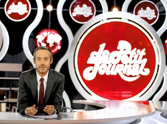 Yann Barthès présente Le Petit Journal, tous les soirs à 20h25 sur Canal+.