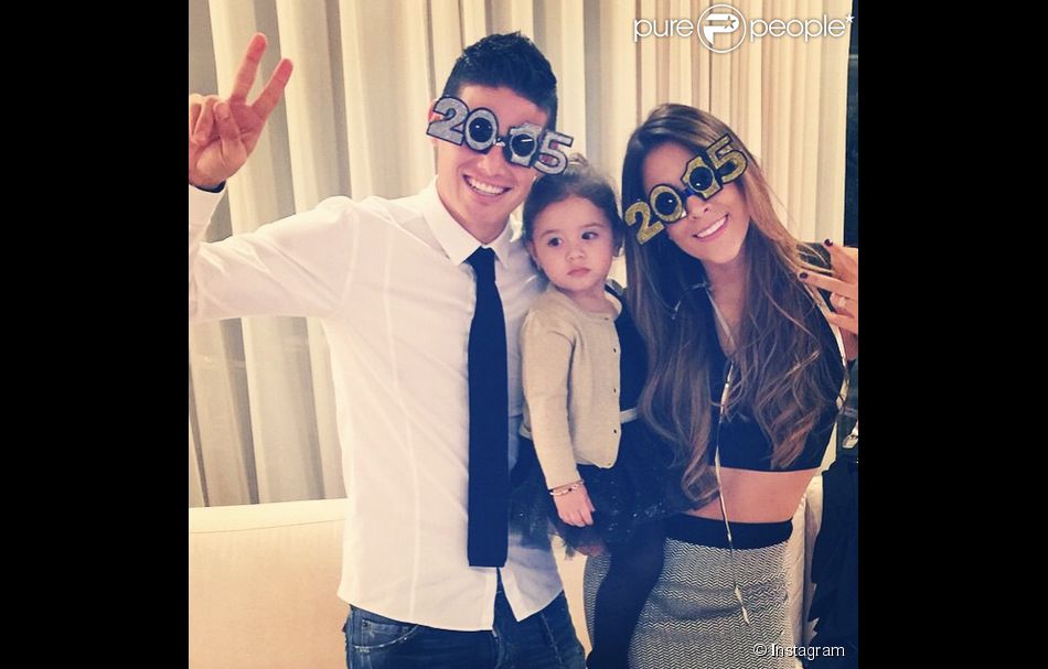  James Rodriguez avec sa femme Daniela Ospina et leur fille Salom&amp;eacute;, le 31 d&amp;eacute;cembre 2014. 