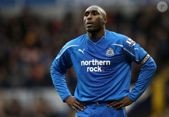 Sol Campbell avec le maillot de Newcastle le 5 décembre 2010. Dorénavant, il est sans club.