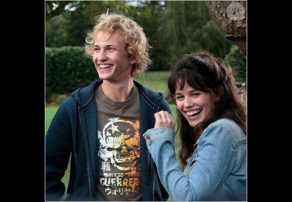 Lucie Lucas et Mathieu Spinosi, interprètes des personnages de Clem et Julien, dans la série Clem sur TF1.