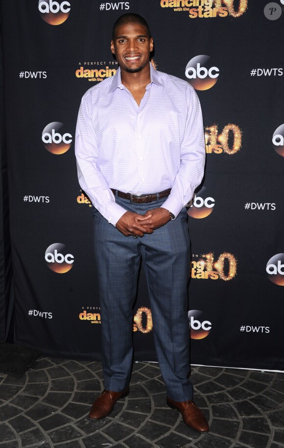 Michael Sam  assiste à la soirée Dancing with the Stars pour la première de la vingtième saison à Los Angeles, le 16 mars 2015.