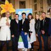 Elodie Gossuin, Hervé Mathoux, Vincent Niclo, Daphné Bürki, Cécile Cassel, Michel Desjoyeaux et Tom Novembre lors de la 11e édition de l'opération "Une Jonquille pour Curie" à Paris, le 17 mars 2015.