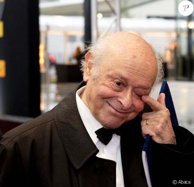 Buddy Elias, cousin d'Anne Frank, avec son épouse lors de la première de la pièce de théâtre Anne, inspirée du Journal de la jeune fille, le 8 mai 2014 à Amsterdam