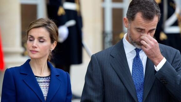 Felipe VI et Letizia d'Espagne à Paris : Bouleversés par le crash, ils repartent