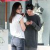 Exclusif - Kendall Jenner est allée déjeuner avec un inconnu au "Urth Caffe" à West Hollywood, le 22 mars 2015