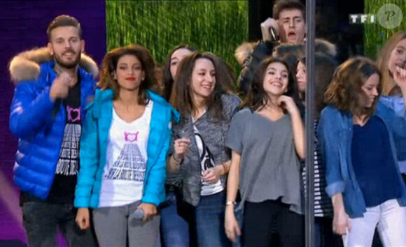 Les Enfoirés, lors de leur interprétation de Toute la vie, le vendredi 13 mars 2015 sur TF1.