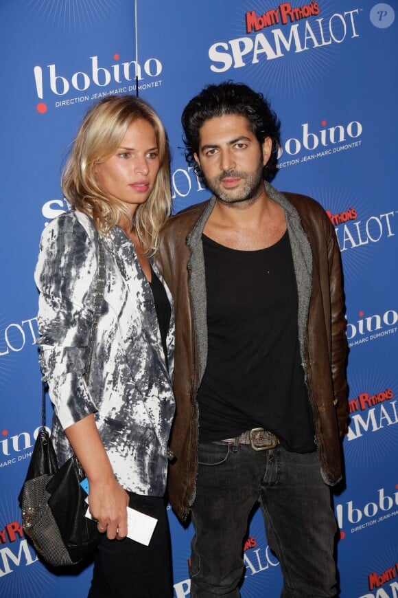 John Mamann et sa compagne Dorothée à la première de "Spamalot" à Bobino à Paris, le 3 octobre 2013.