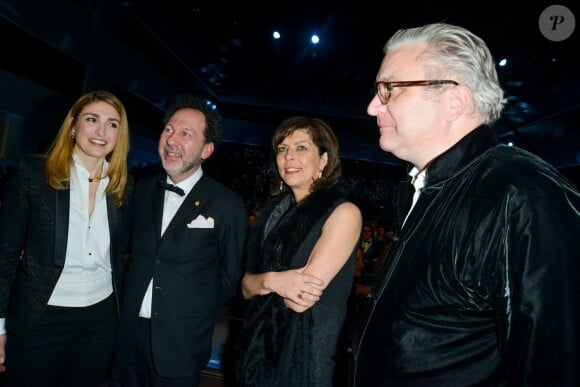 Le prince Laurent de Belgique rencontre Julie Gayet à la cérémonie des Magritte du cinéma belge à Bruxelles le 7 février 2015