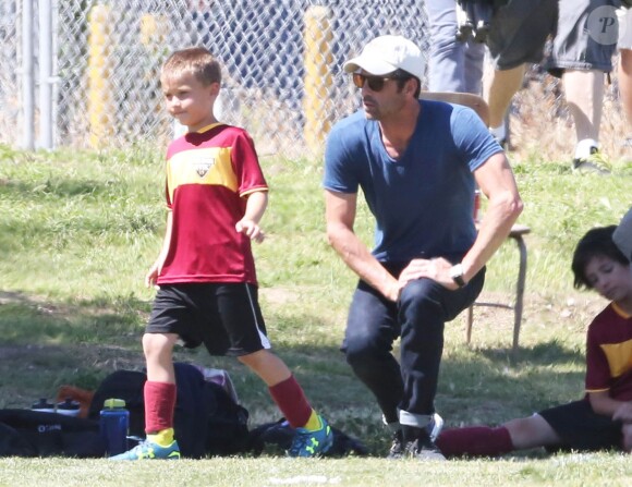 Patrick Dempsey est allé voir ses fils Darby et Sullivan jouer au football à Woodland Hills, le 29 mars 2015