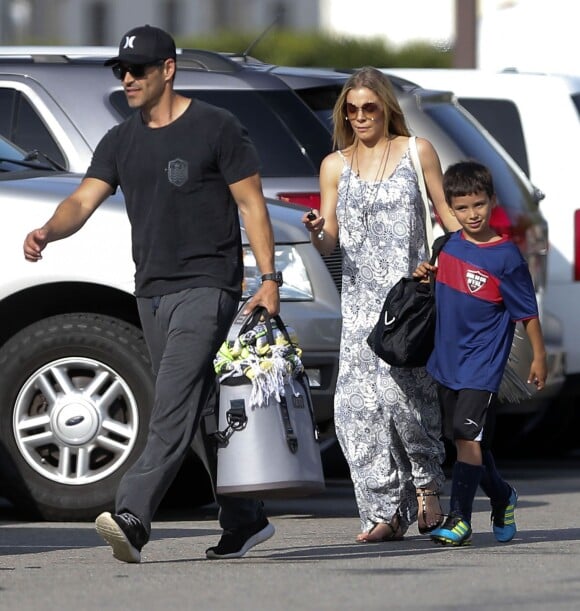 Eddie Cibrian et LeAnn Rimes sont allés voir Jake, le fils de Eddie, jouer au football à Los Angeles, le 22 mars 2015